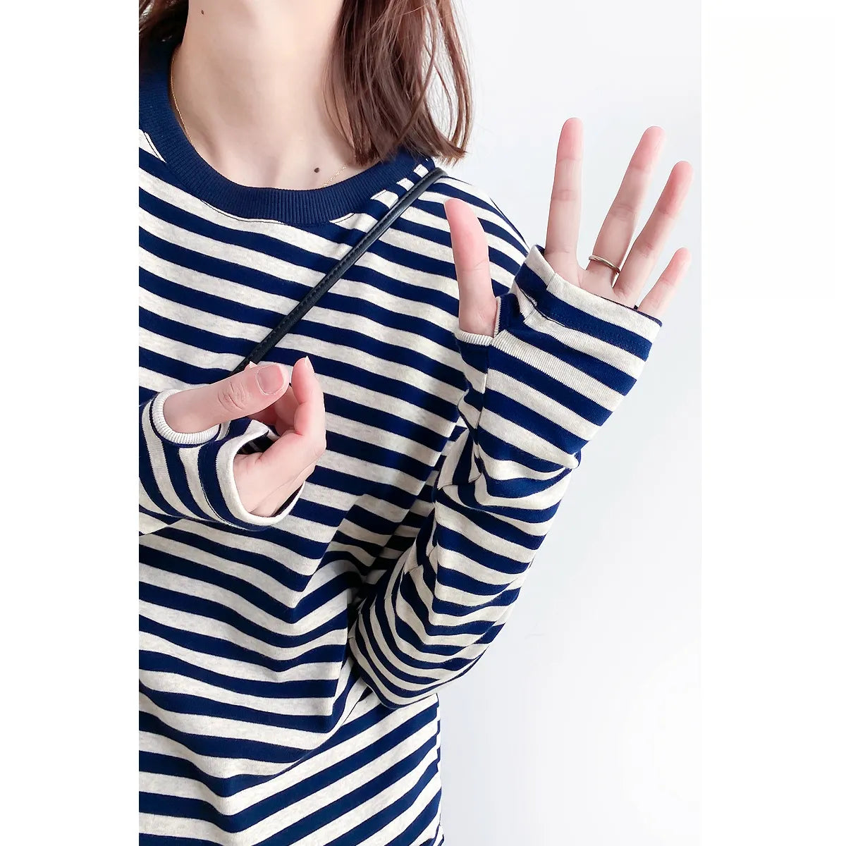 指通し袖口ストライプ ロングスリーブ T シャツ M00107