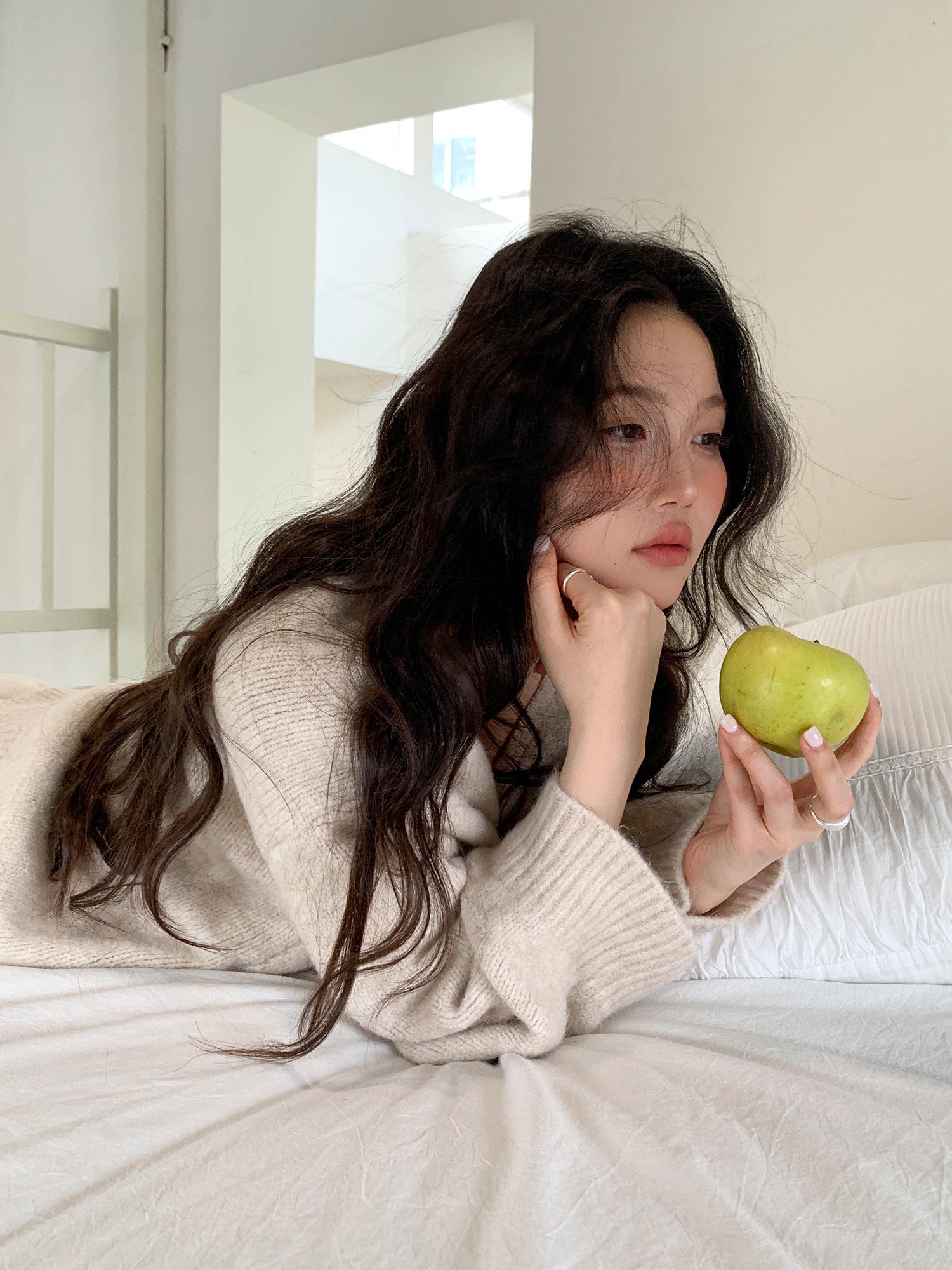 Vネックリラックスニット M00152