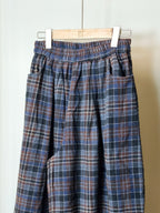 ネイビーのチェックワイドパンツ M00137