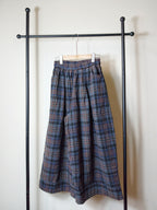 ネイビーのチェックワイドパンツ M00137
