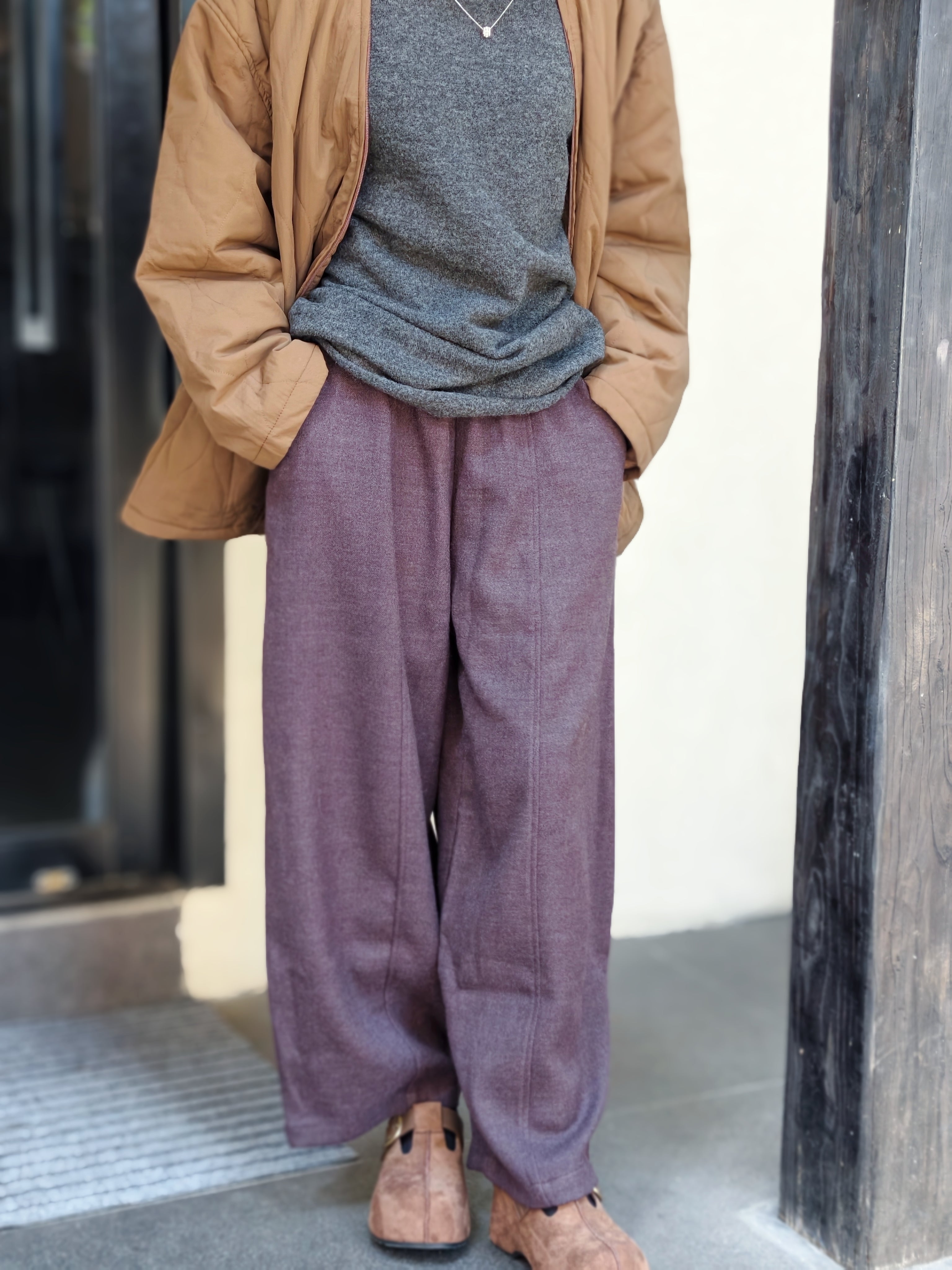 烏梅紫のワイドパンツ M00141