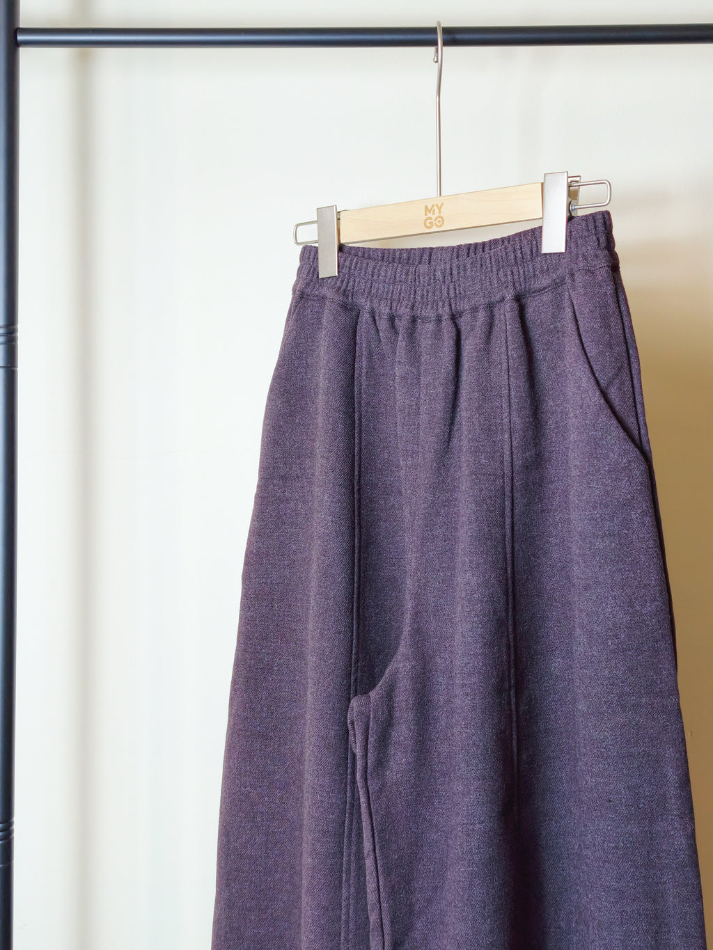 烏梅紫のワイドパンツ M00141