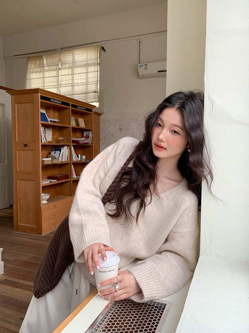 【新作キャンペーン】Vネックリラックスニット M00152