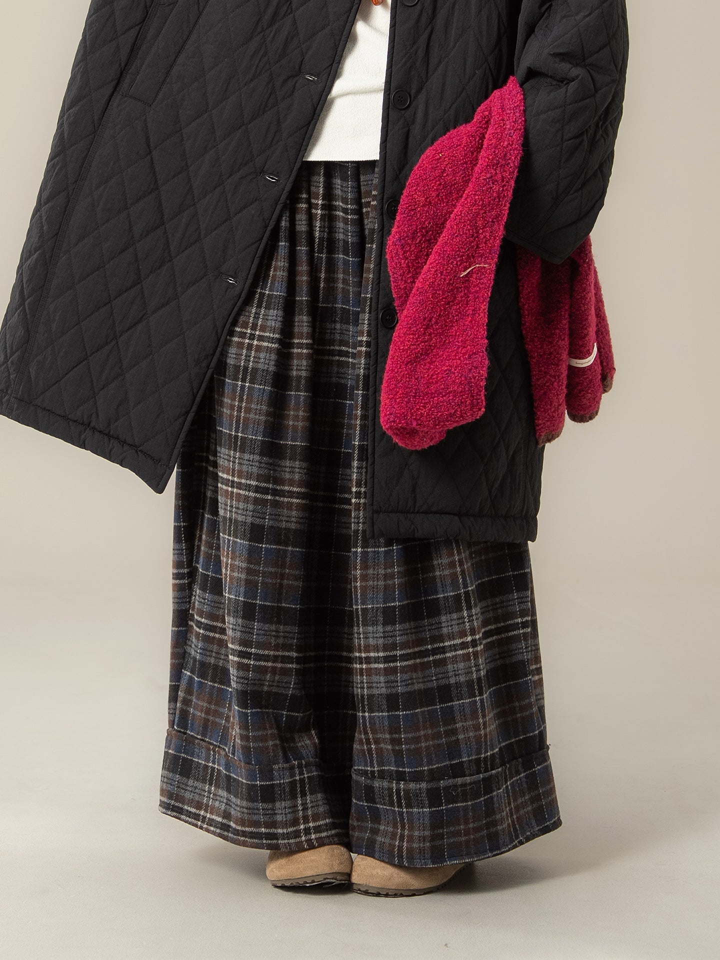 ネイビーのチェックワイドパンツ M00137