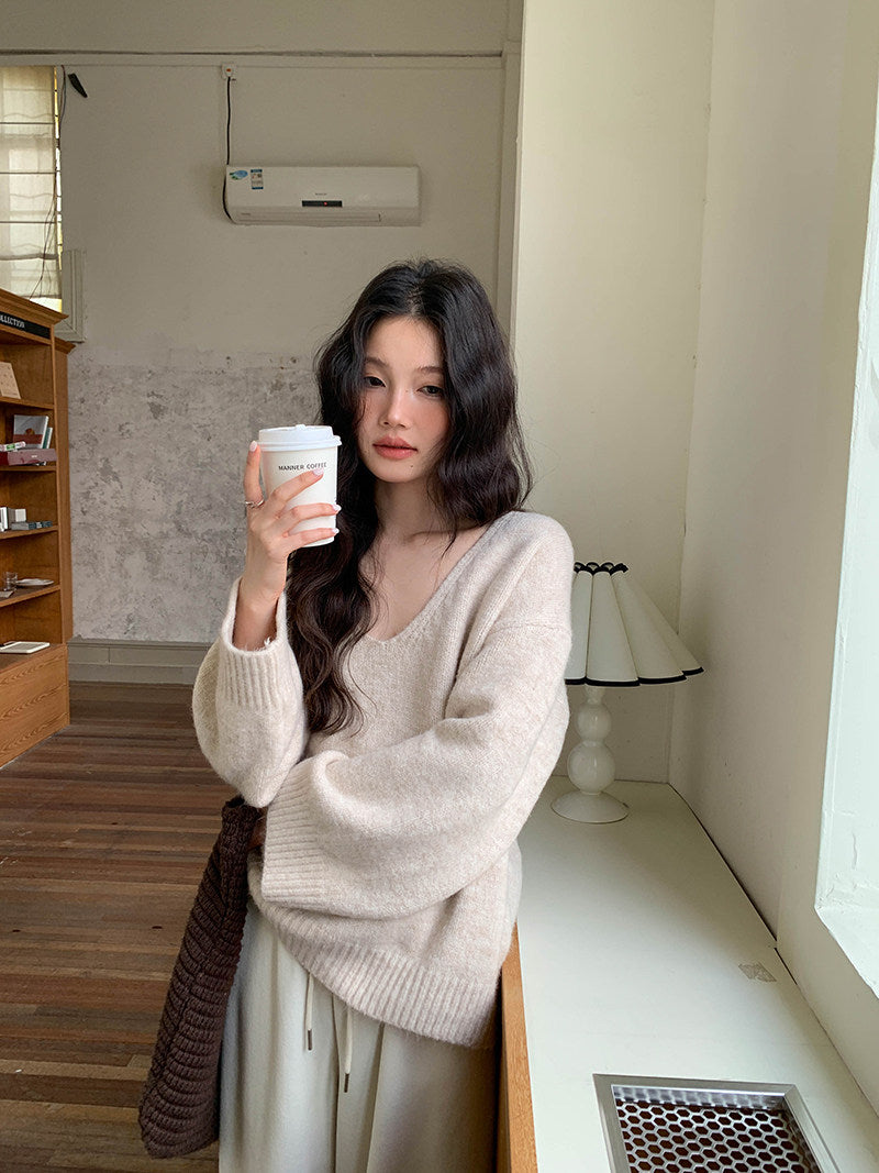 Vネックリラックスニット M00152