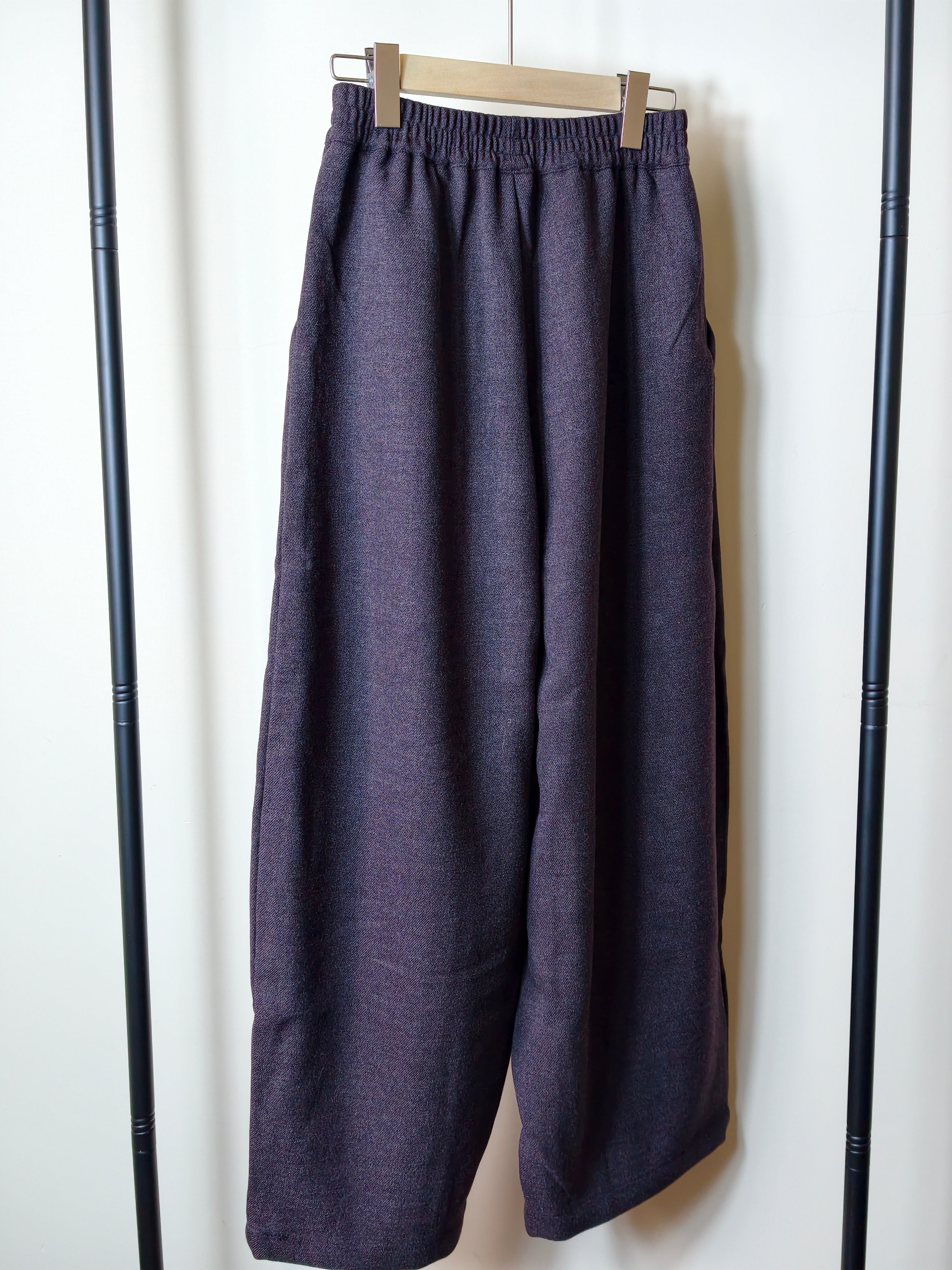 烏梅紫のワイドパンツ M00141