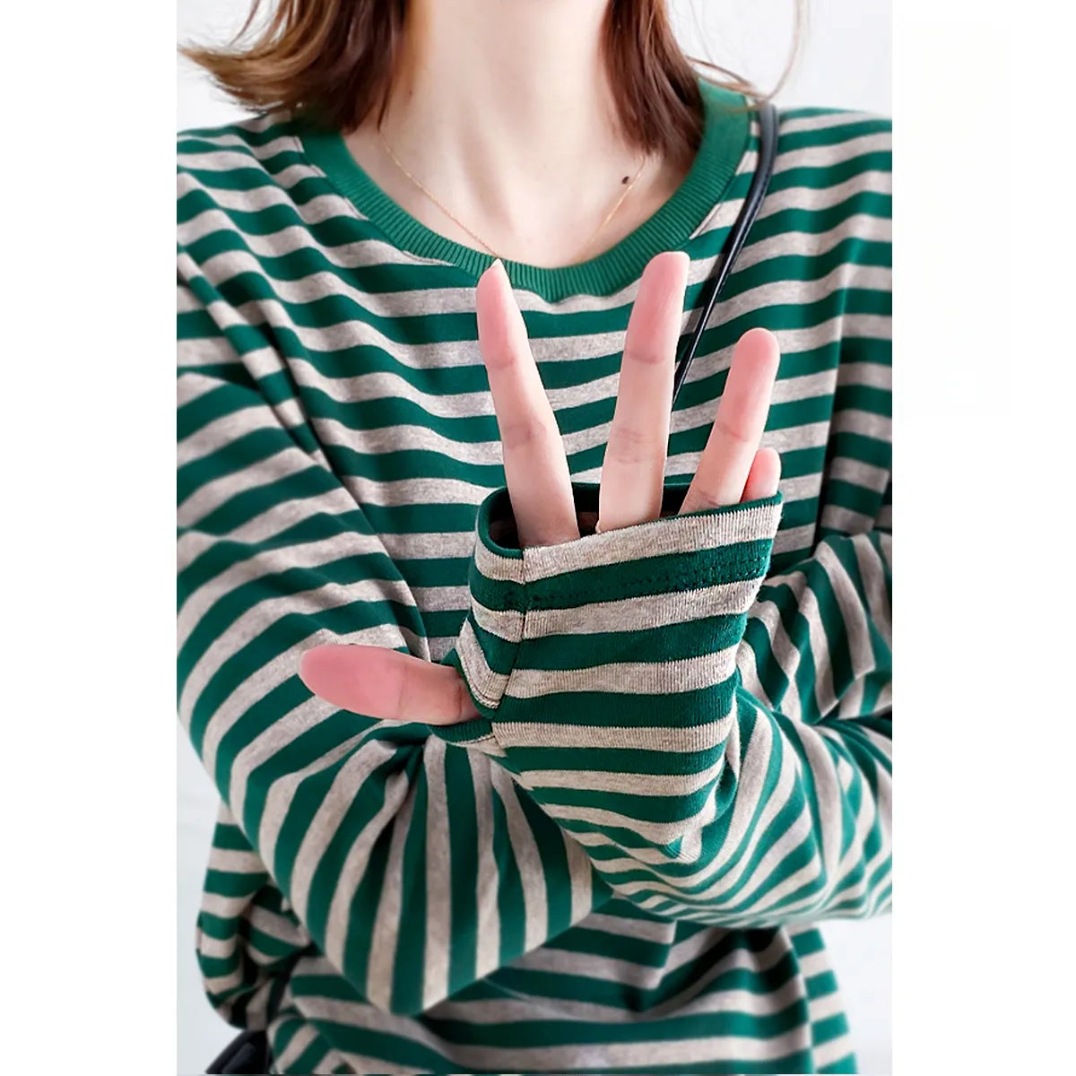 指通し袖口ストライプ ロングスリーブ T シャツ M00107